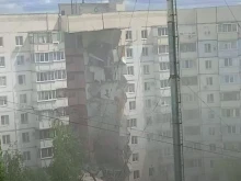 След ракетен обстрел: Срути се вход на многоетажна сграда в Белгород
