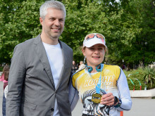 Силвия, която бяга от Дуранкулак до Резово, мина през Варна. Срещна се с кмета Коцев