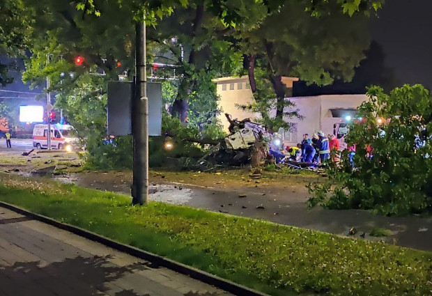TD Автомобилът който причини тежката катастрофа на булевард Руски в