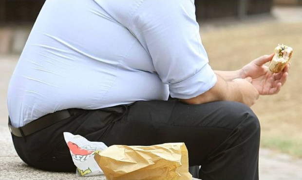 Хората със затлъстяване излизат по-често в болничен. За това предупредиха група