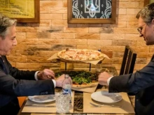 Кулеба и Блинкен имаха работен обяд в киевска пицария