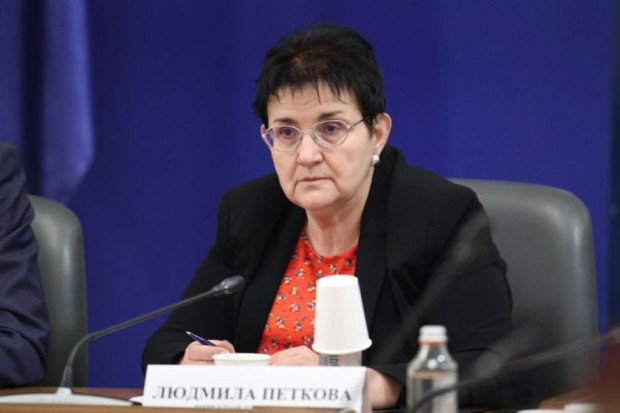 Заместник министър-председателят и министър на финансите Людмила Петкова ще е