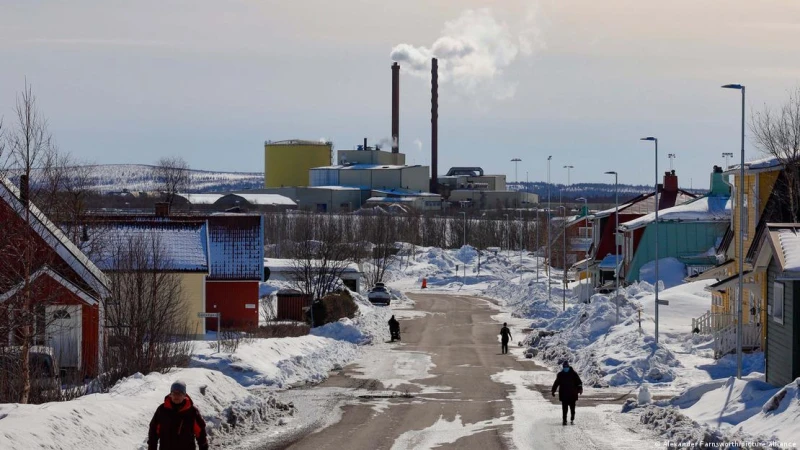 Евакуират хора от град, който потъва