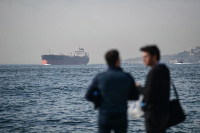 Politico: Турция прикрива руския петрол като свой и го изнася за ЕС, носейки милиарди печалби на Русия