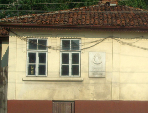 В София започна реставрацията на сградата-паметник на културата, в която са живели Георги Димитров и Петър Дънов