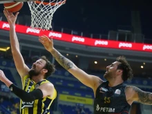 Фенербахче стартира с успех плейофите в турския баскетбол при мъжете