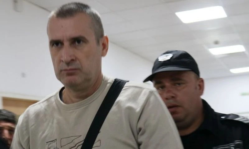 Приключи сагата с барикадиралия се в дома си бивш полицай в Пловдив