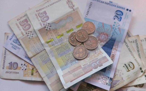 Българите ударно теглят бързи кредити но все по трудно ги връщат