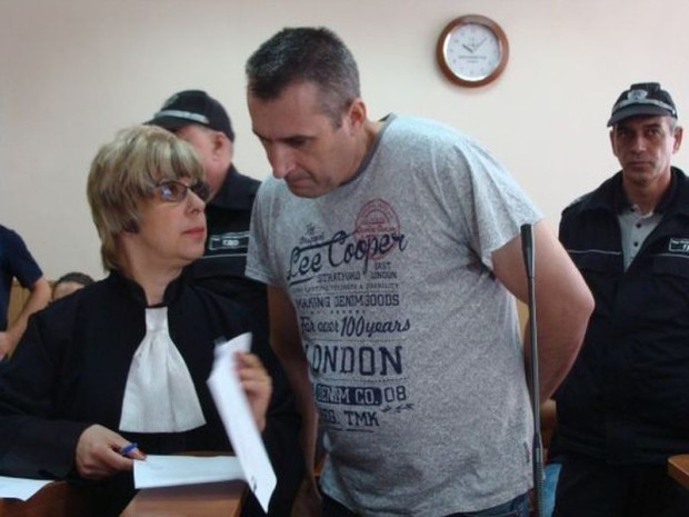 TD Кратък брифинг даде адвокатът на Венцислав Караджов – полицая