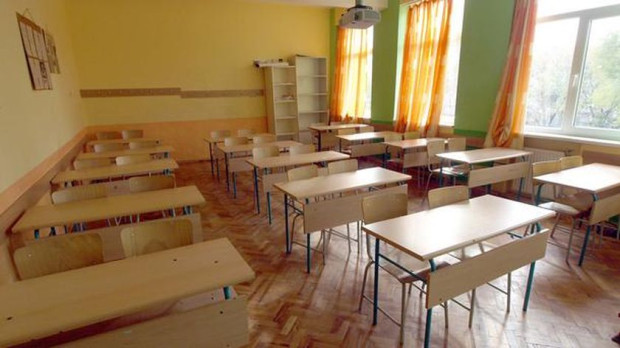 Учениците в 12 клас се явяват на матура по български