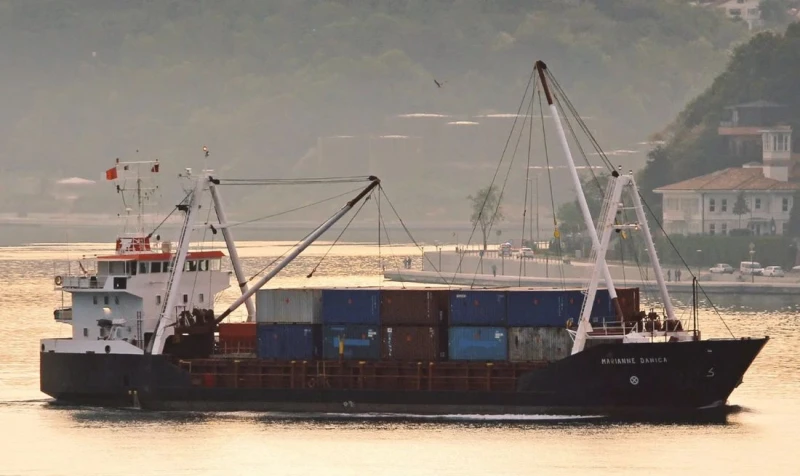 Испания забранява на кораби, превозващи оръжия за Израел, да акостират на нейни пристанища