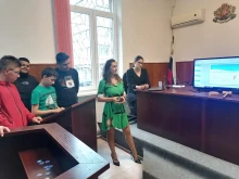 Ученици гостуваха на Районен съд-Враца в деня на българската конституция 