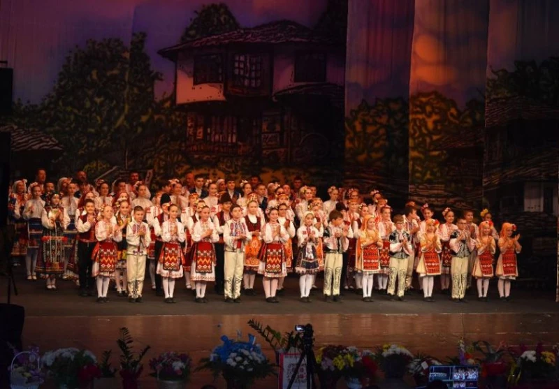С "Приказка от танци" ДТА "Лудогорче" отбеляза своята 50-годишнина в Разград