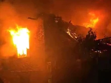 Пожар изпепели къща край Пловдив, организират разчистване