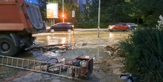 </TD
> Четири аварии в Пловдив и четири в областта оставиха