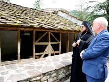 Главчев посети Троянския манастир, алармира за ремонт на някогашно убежище на Васил Левски
