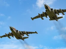Руски щурмови самолети Су-25 поразиха замаскирана техника на ВСУ