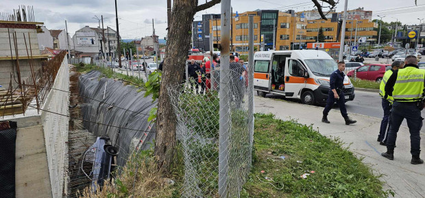 </TD
>Тежък инцидент във Варна. 28-годишен шофьор не успява да вземе
