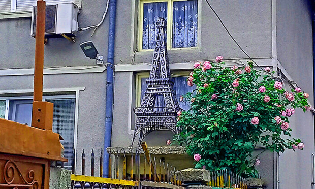 Варна има две двойници на най известния символ на Париж