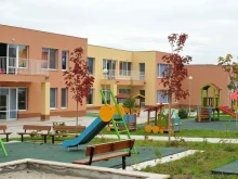 МОН: Близо 1500 детски градини ще бъдат финансирани по проект "Силен старт"