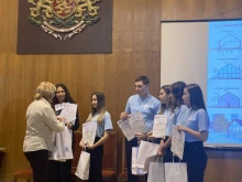 Ученици от Строителната гимназия в Бургас спечелиха 1 място в архитектурен конкурс