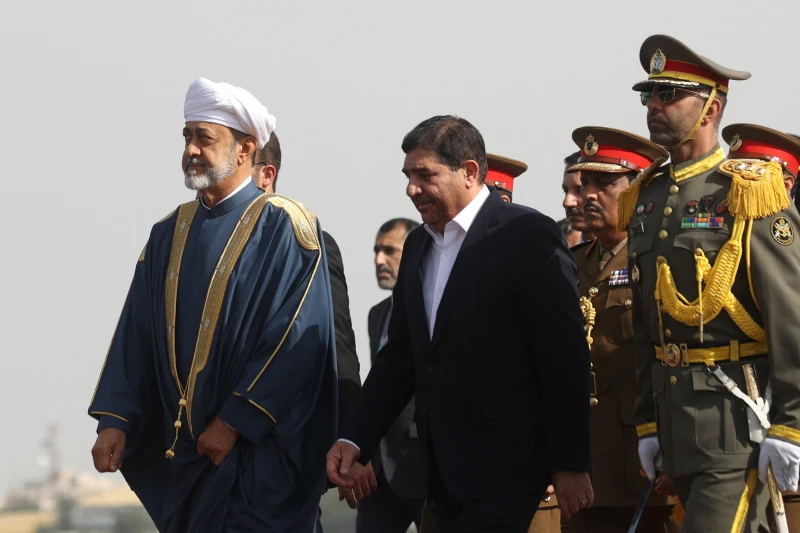 Аятолах Али Хаменей посочи вицепрезидента Мохамад Мохбер за временен държавен глава на Иран