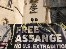 Британският съд позволи на Джулиан Асандж да обжалва отново екстрадицията в САЩ