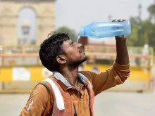 Индия е в хватка на гореща вълна, температурата в Делхи достигна до близо 48 градуса