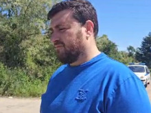 Жител на Аксаково: Много е странно, че пътят се асфалтира