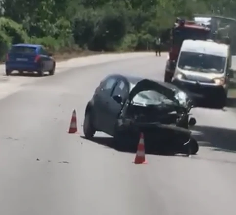 Шофьор е пострадал при катастрофа на пътя София - Варна