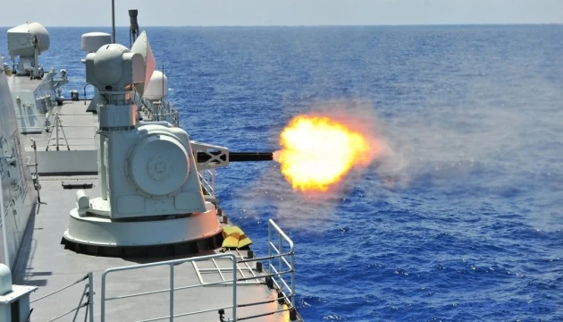 Русия държи три военни кораба в Черно море