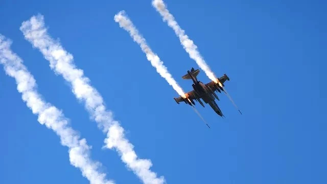 Руски Су-25 удариха с ракети замаскирана техника на ВСУ