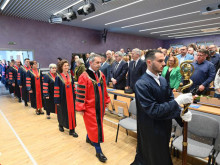 Ректорът на МУ-Варна връчи отличията "Почетен знак със синя лента" за 2024 година