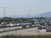 Брутална тапа до Пловдив: Десетки коли и камиони в задръстване заради ин...