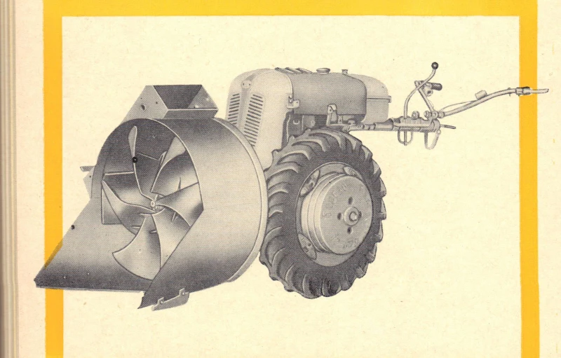 Българска машина за почистване на сняг от 60-те години е показана в рядка книга