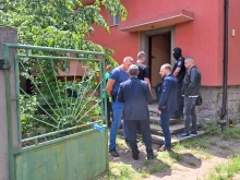 Разбиха огромна по мащабите си наркооранжерия в София