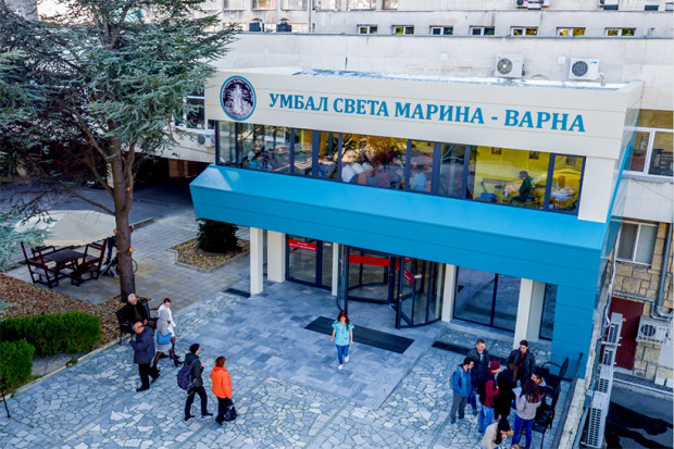 Във Варна спасиха пациент с уникална за България операция