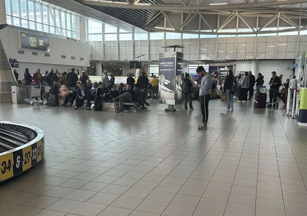 Няма отменени полети на летище София заради силната буря