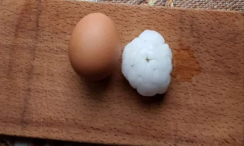 Градушка колкото яйце се е изсипала в една област в България