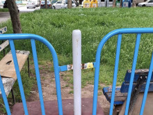 Опасни огради на две детски площадки в Русе