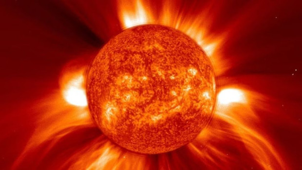 Учени са регистрирали три силни слънчеви изригвания на 22 май,