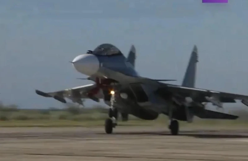 Смъртоносна заплаха за F-16: Руски Су-30 е забелязан с нова далекобойна ракета "въздух-въздух"