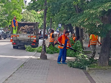 Правят нещо важно в центъра на Варна