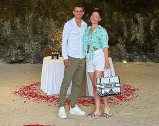 Националът Георги Костадинов и съпругата му Радост си подариха романтична