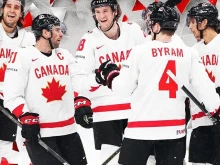 Фаворитът Канада стигна полуфинал на Световното по хокей на лед