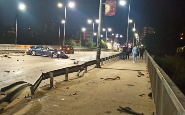 </TD
>Поредна катастрофа е станала тази нощ на моста на Герджика