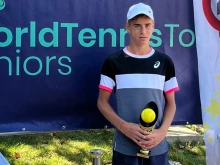 Роден тенис талант продължава да изумява с представянето си на турнири при юношите