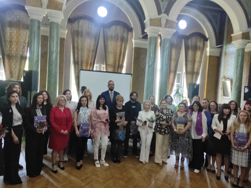 Наградиха изявени преподаватели на церемония в Пловдив