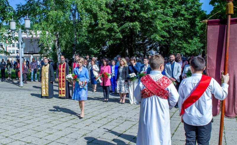 Кметът на Габрово за 24 май: Празник, който безусловно ни обединява