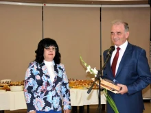 Наградиха учители и културни дейци от Асеновград